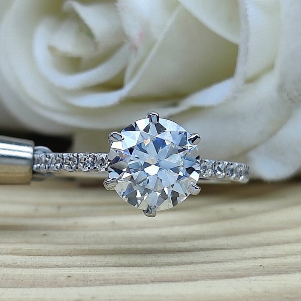 Solitaire 6 Prong Setting 2Ct Moissanite Ring SIze 7